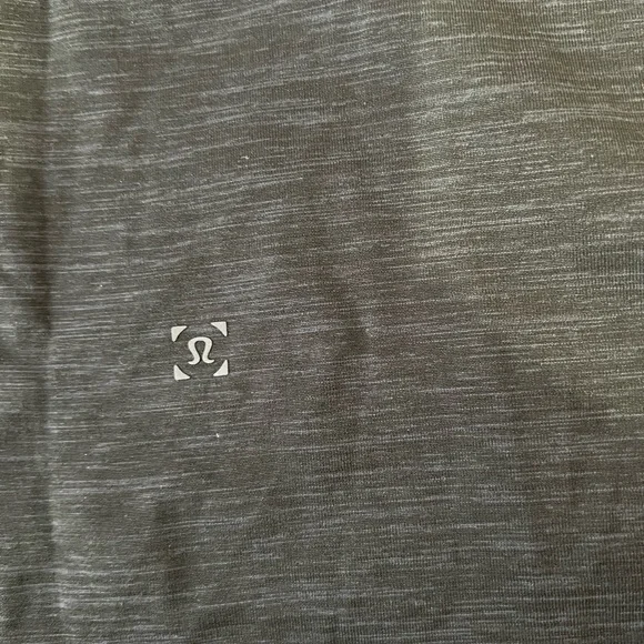 Lululemon Men’ Black and Gray Metal Vent Sleeveless Tank Top - Picture 3 of 4